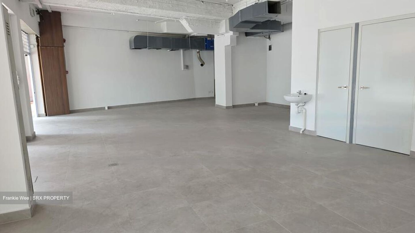 Mackenzie Road (D9), Retail #567749181